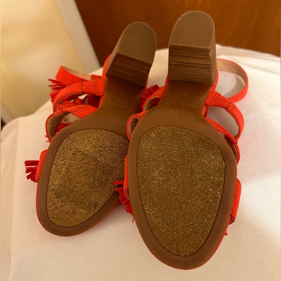 Pre-Owned Coral Color Size 6 Medium,Crown & Ivy Tassel Heel - Picture 2 of 9